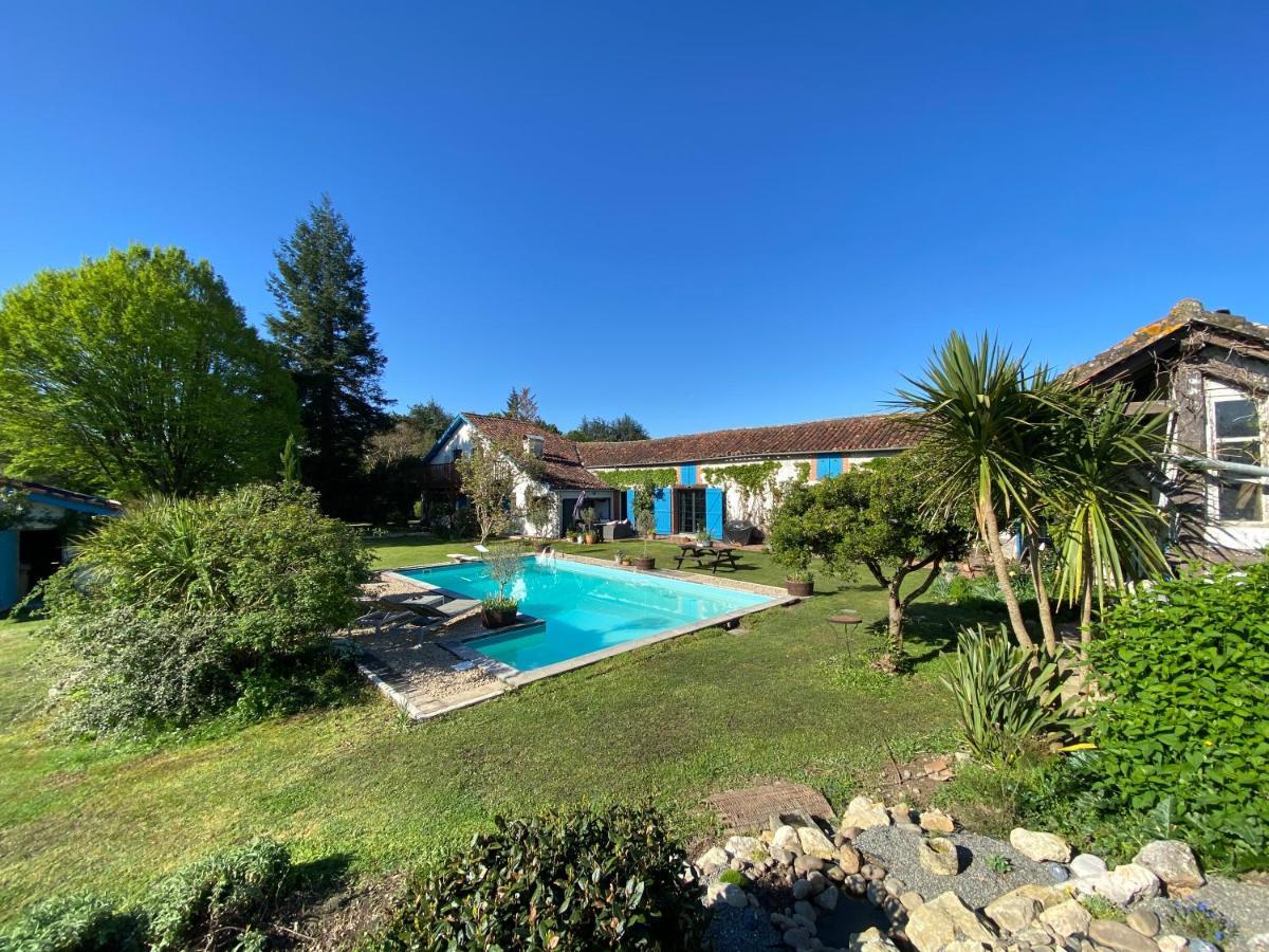 Domaine Du Tafiart Bed & Breakfast Sarron Exterior photo