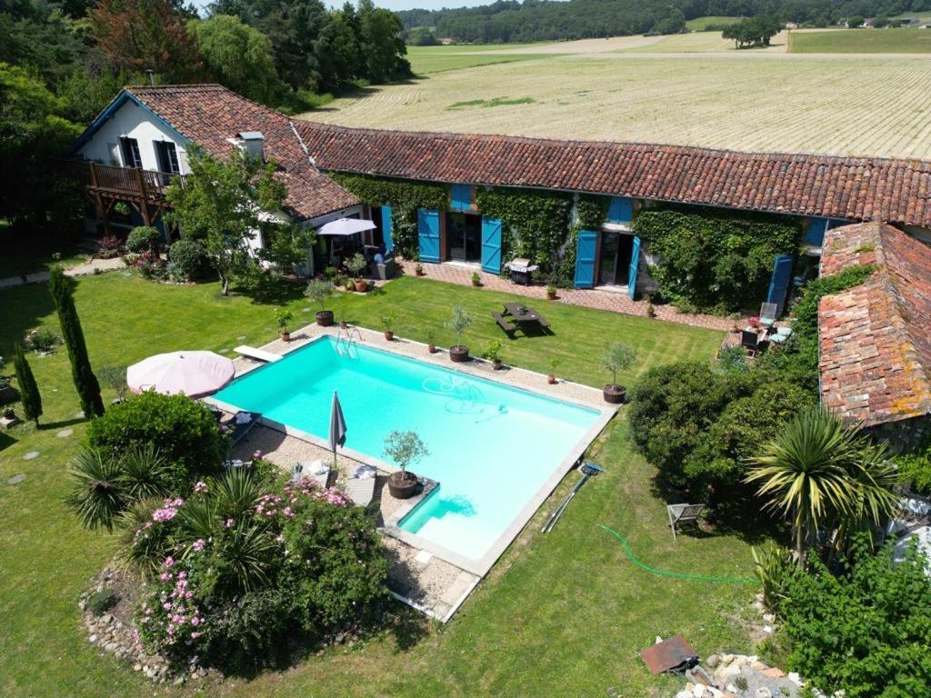 Domaine Du Tafiart Bed & Breakfast Sarron Exterior photo