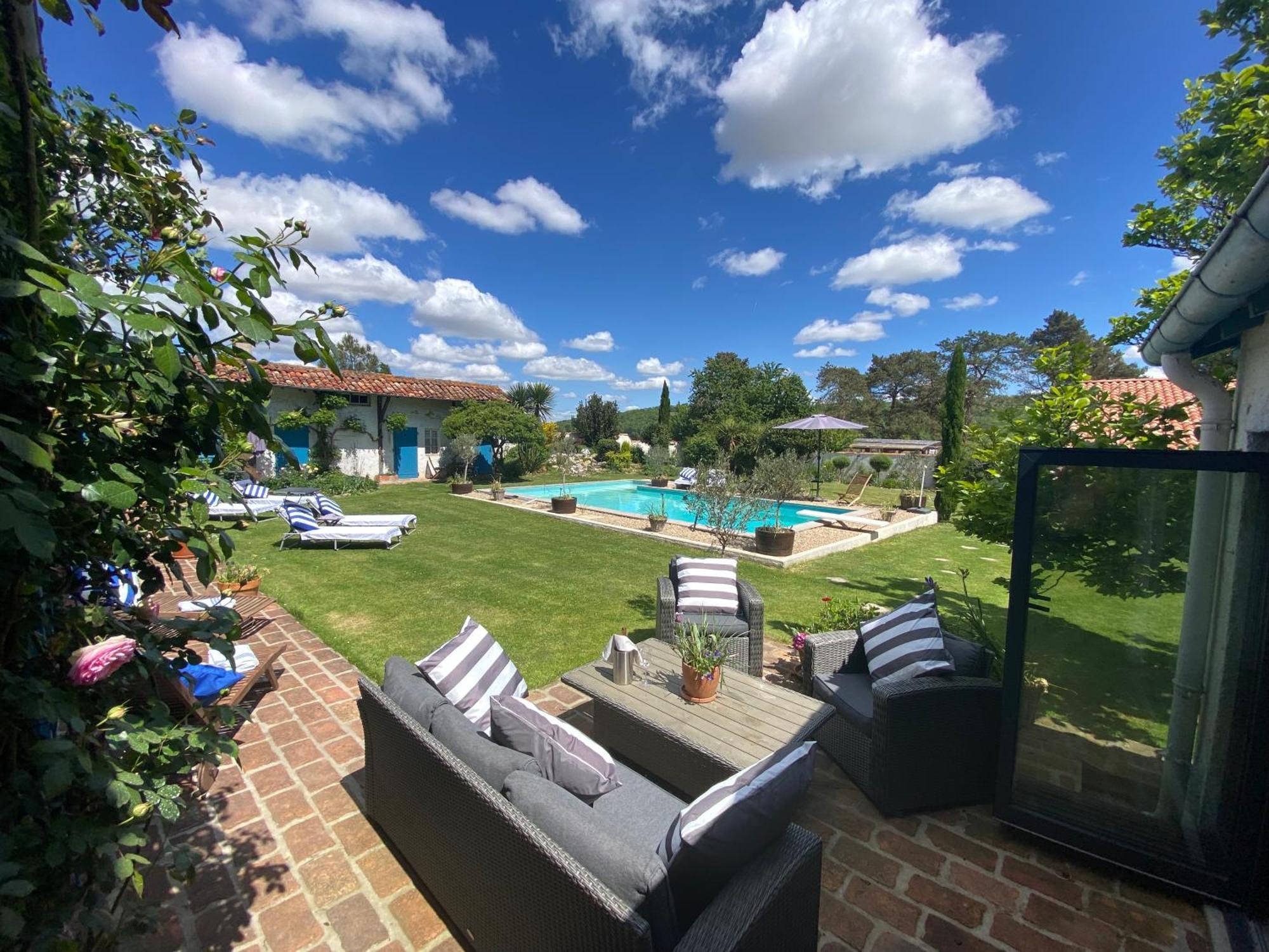 Domaine Du Tafiart Bed & Breakfast Sarron Exterior photo