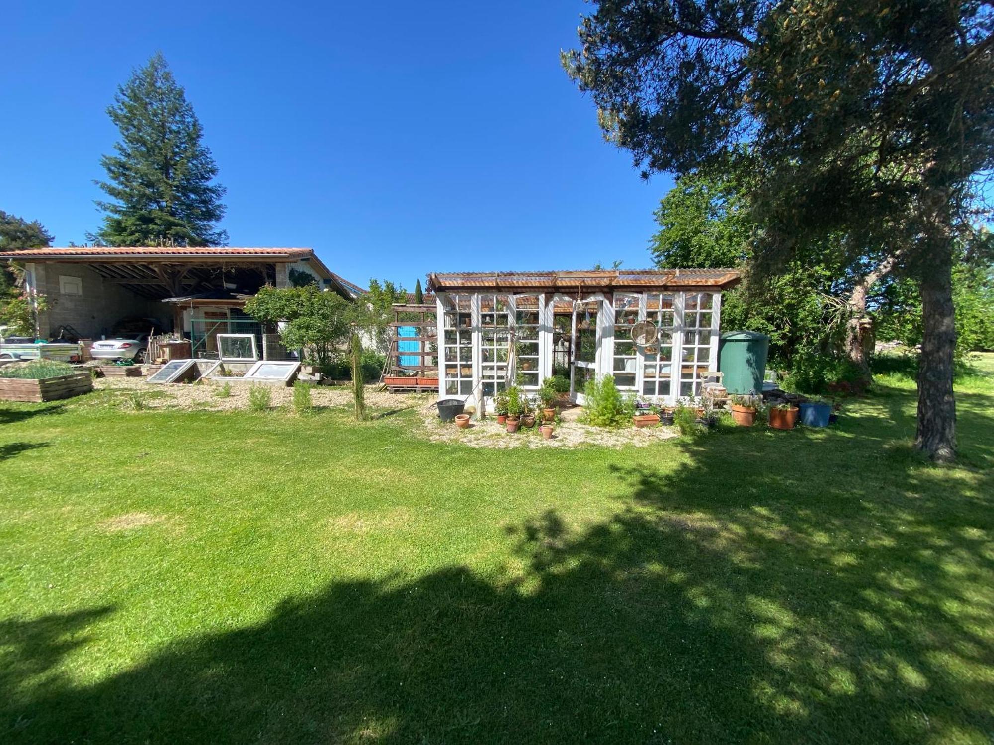 Domaine Du Tafiart Bed & Breakfast Sarron Exterior photo